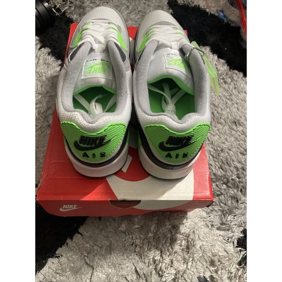 Men\'s Size 11.5 - Nike Air Max 90 Recraft Green White Sneaker Shoes CW5458-100